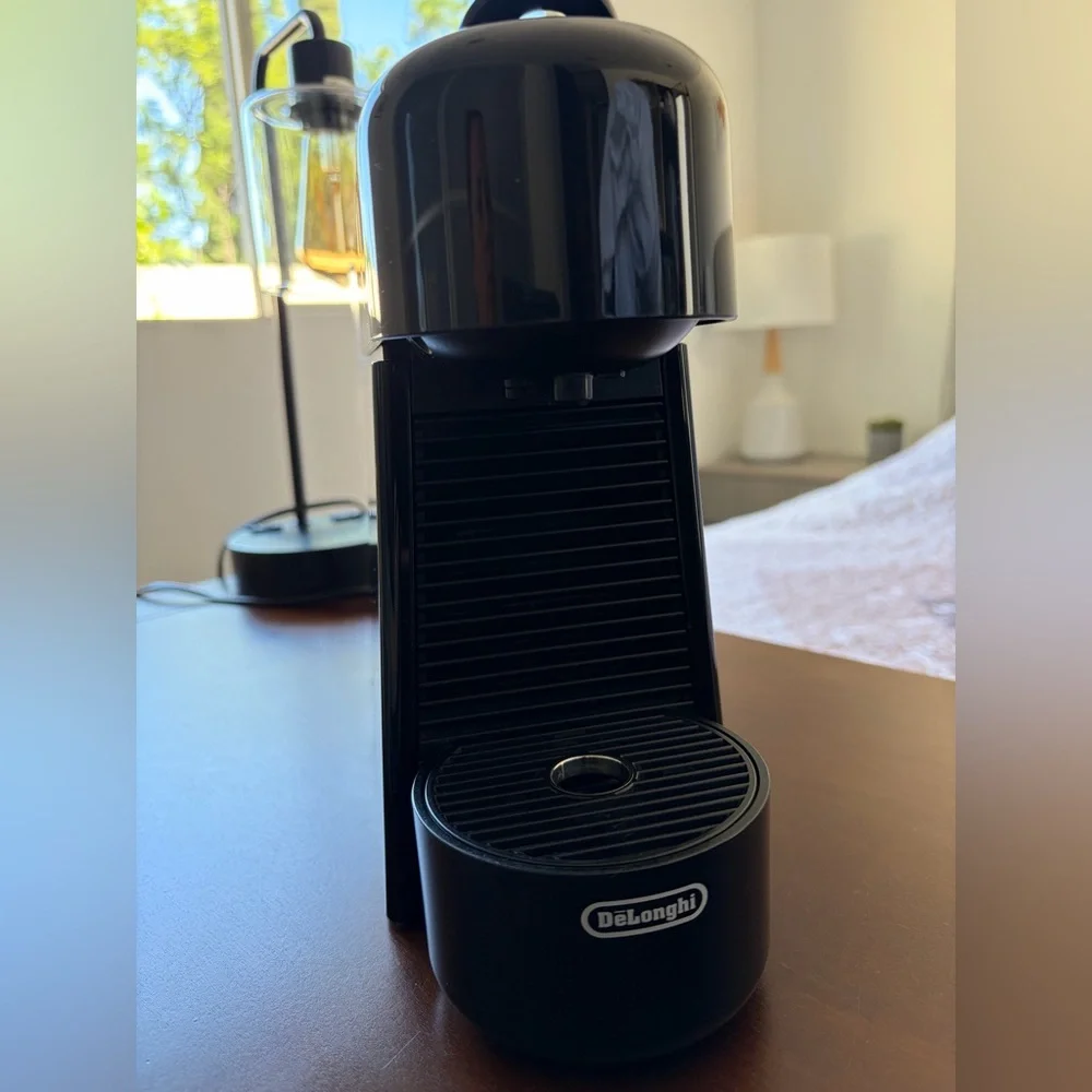 Nespresso Delonghi Glossy Black Espresso Maker - Picture 3 of 6